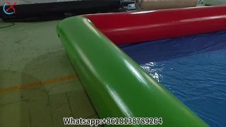 Piscina inflável gigante para diversão