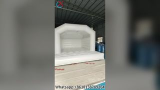 Diversão para casamento na casa inflável do castelo branco