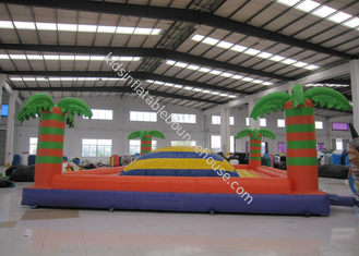Jogos esportivos infláveis ​​para playground cobertos macios infláveis ​​escalada montanha 12 X 8 m