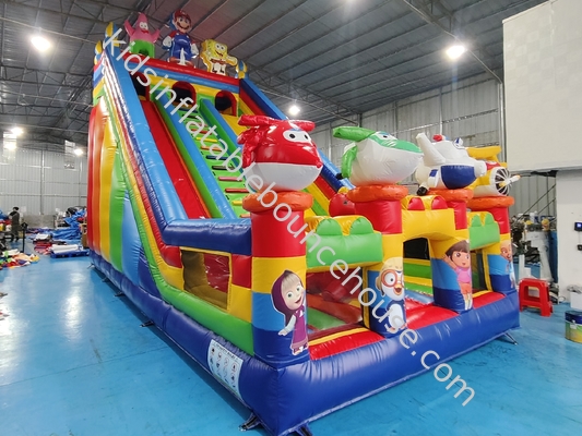Slides infláveis de lona de PVC comercial Personagens de desenhos animados Slides infláveis de água Castelo para crianças e adultos