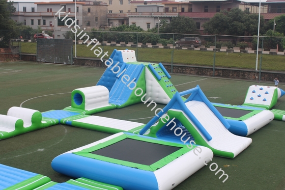 Fabricante Parque aquático comercial de mar inflável com paredes de escalada